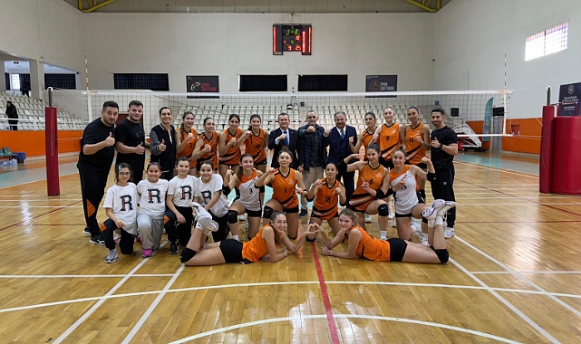 İzmir’in voleyboldaki istikrar abidesi: Rota Koleji yine zirvede!
