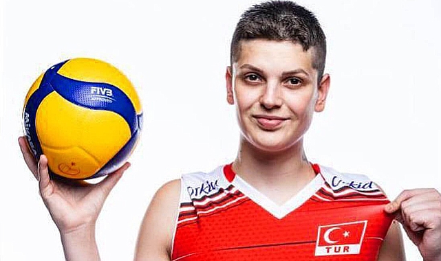 Ebrar Karakurt en az 4 hafta yok