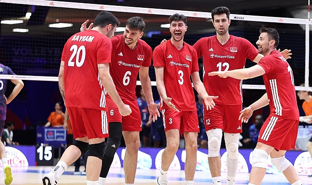 Filenin Efeleri Polonya'da sahaya çıkıyor