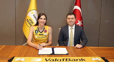 Naz Aydemir Akyol 8 yıllık aradan sonra yeniden VakıfBank’ta