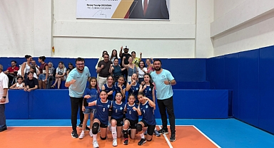 ON Hotels Erse Mini Voleybol Takımı Antalya’da yarı finalde
