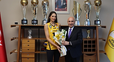 VakıfBank, Derya Cebecioğlu ile vedalaştı