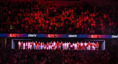 Vodafone, Filenin Sultanlarına hologramlı tribünden destek verdi
