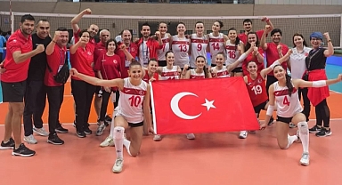 Liseler Dünya Şampiyonası'nda hem kadın hem erkek takımımız ile finaldeyiz